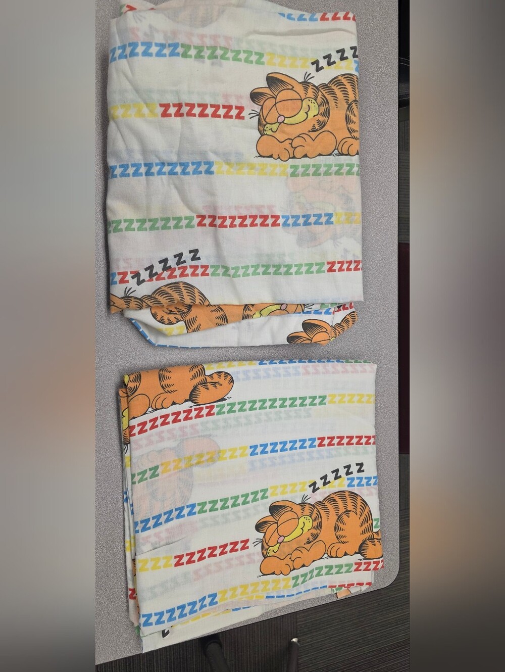 Vintage Garfiels 1978 Full Size Comforter Amd Sheet Set.